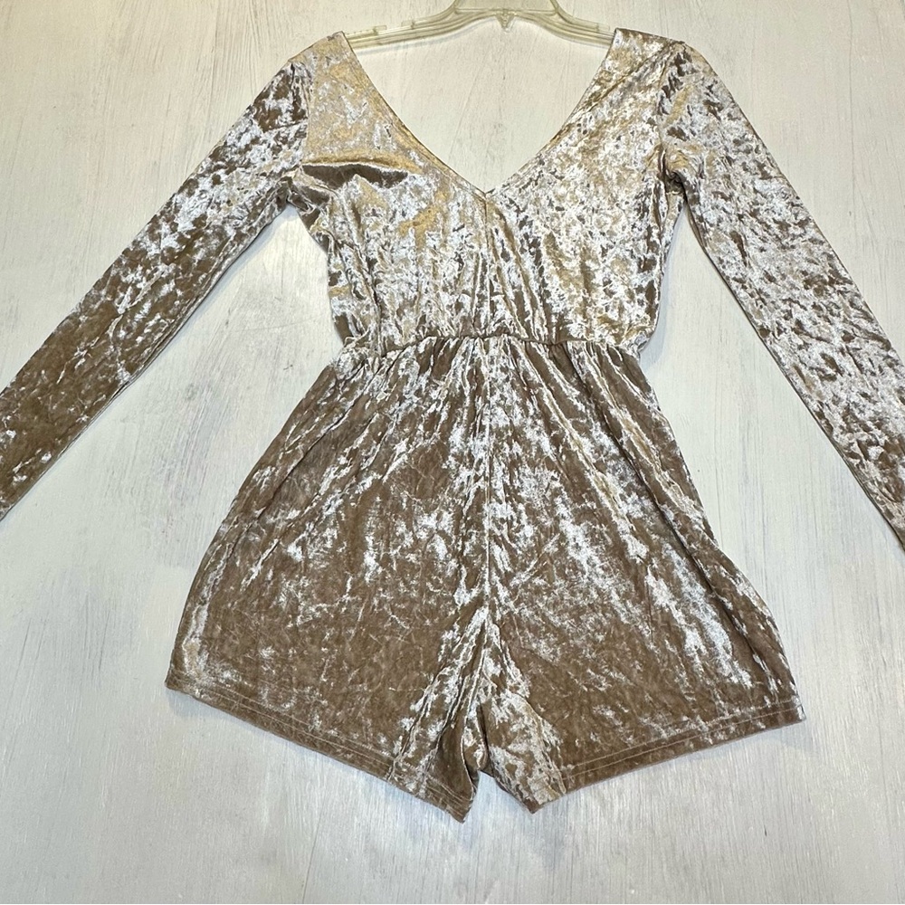 Oh My Love Velvet Romper XS Metallic Long Sleeve Deep V Front Back NWT - Picture 7 of 13